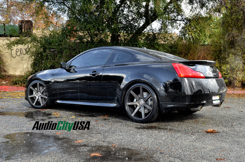 2011 Infiniti G37 photo
