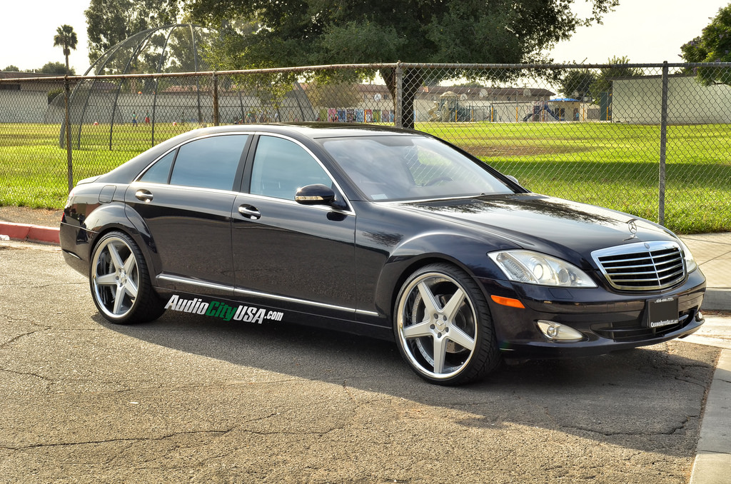 2009 Mercedes-Benz S-Class photo