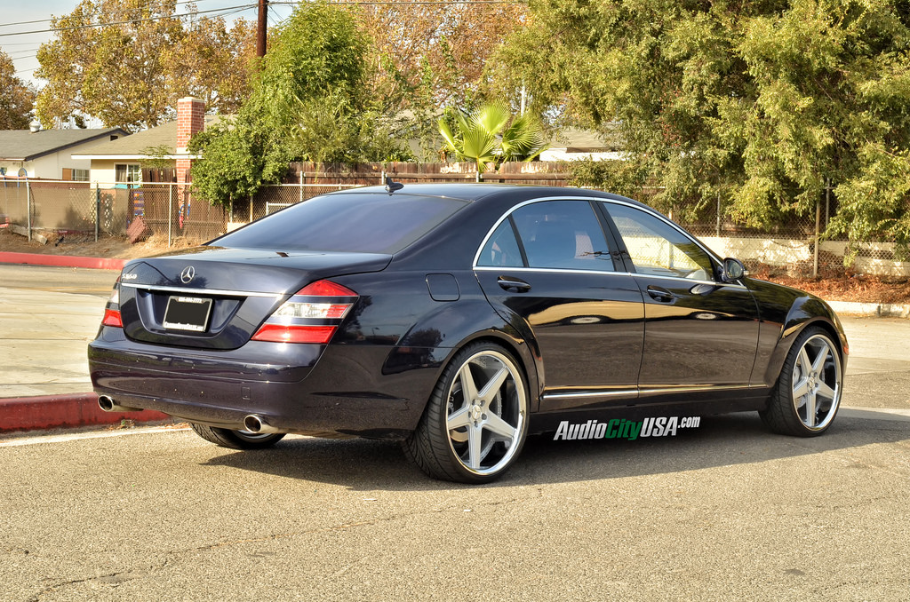 2009 Mercedes-Benz S-Class photo