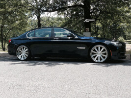 2012 BMW 750