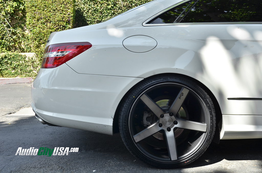 2011 Mercedes-Benz E-Class photo