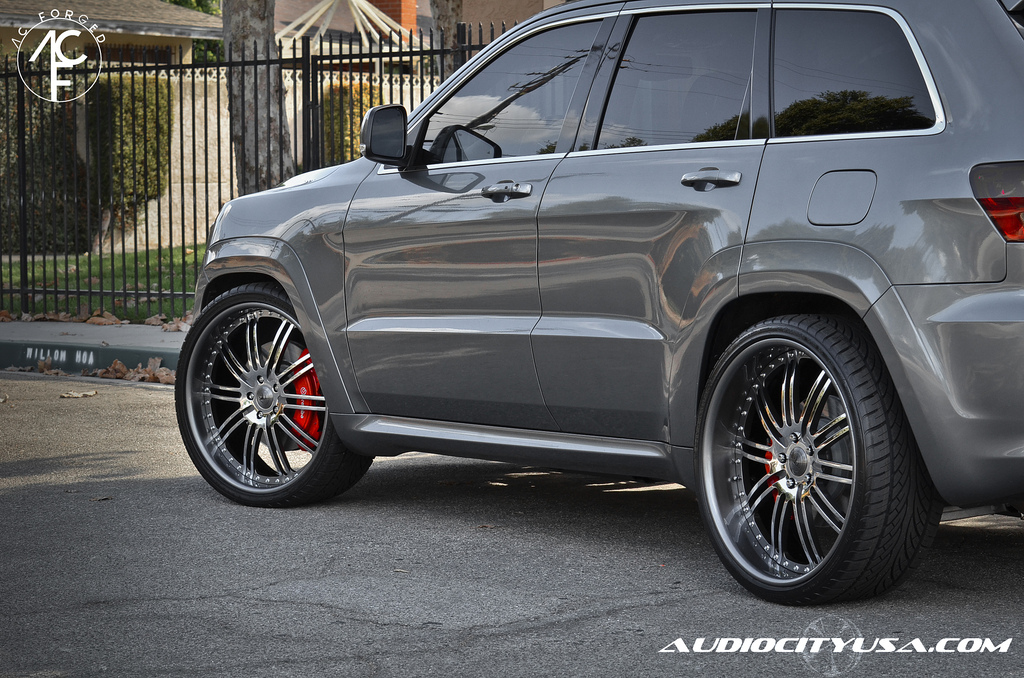 2012 Jeep Grand Cherokee photo