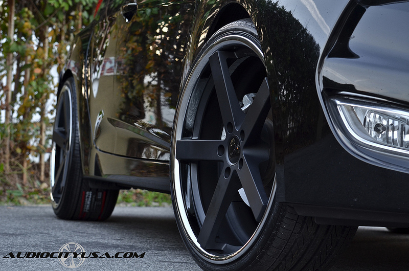 2012 Hyundai Veloster photo