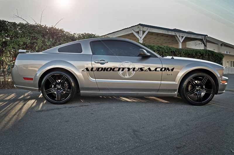 2012 Ford Mustang photo