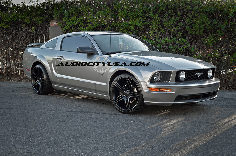 2012 Ford Mustang photo