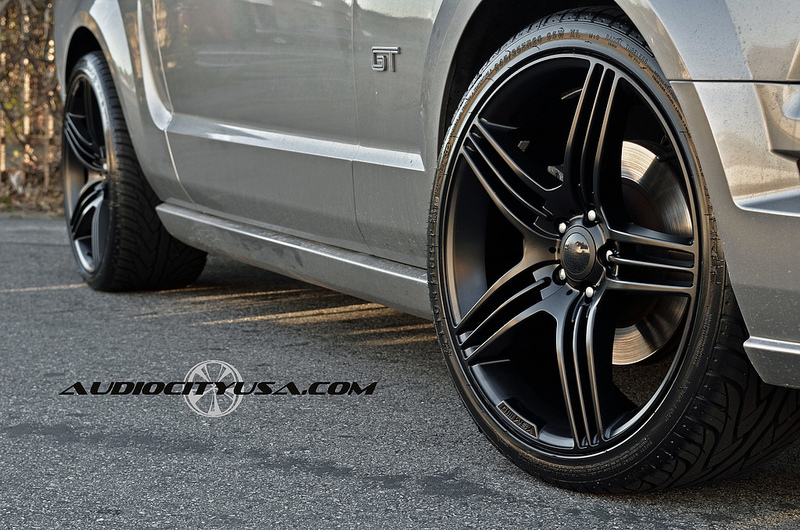 2012 Ford Mustang photo