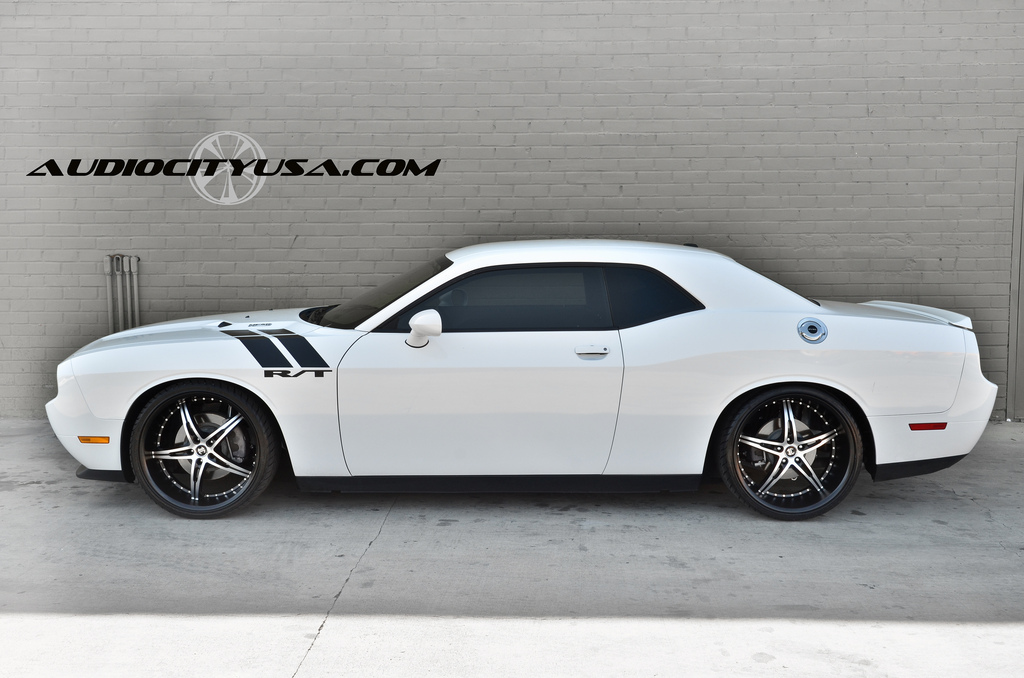 2012 Dodge Challenger photo