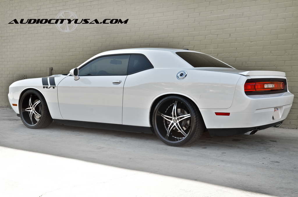 2012 Dodge Challenger photo