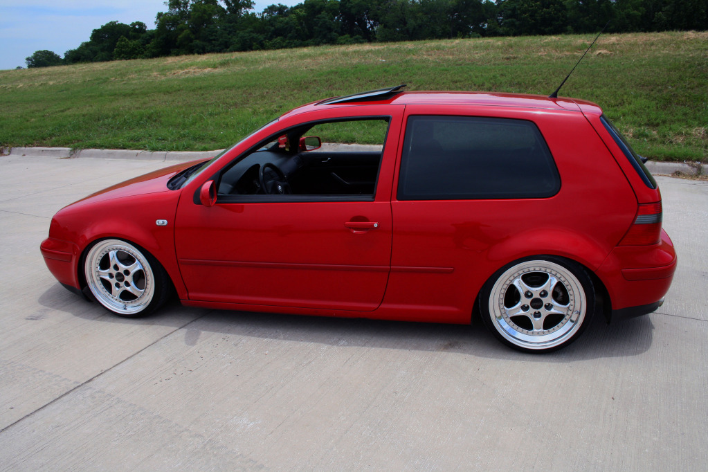 2003 Volkswagen Golf photo