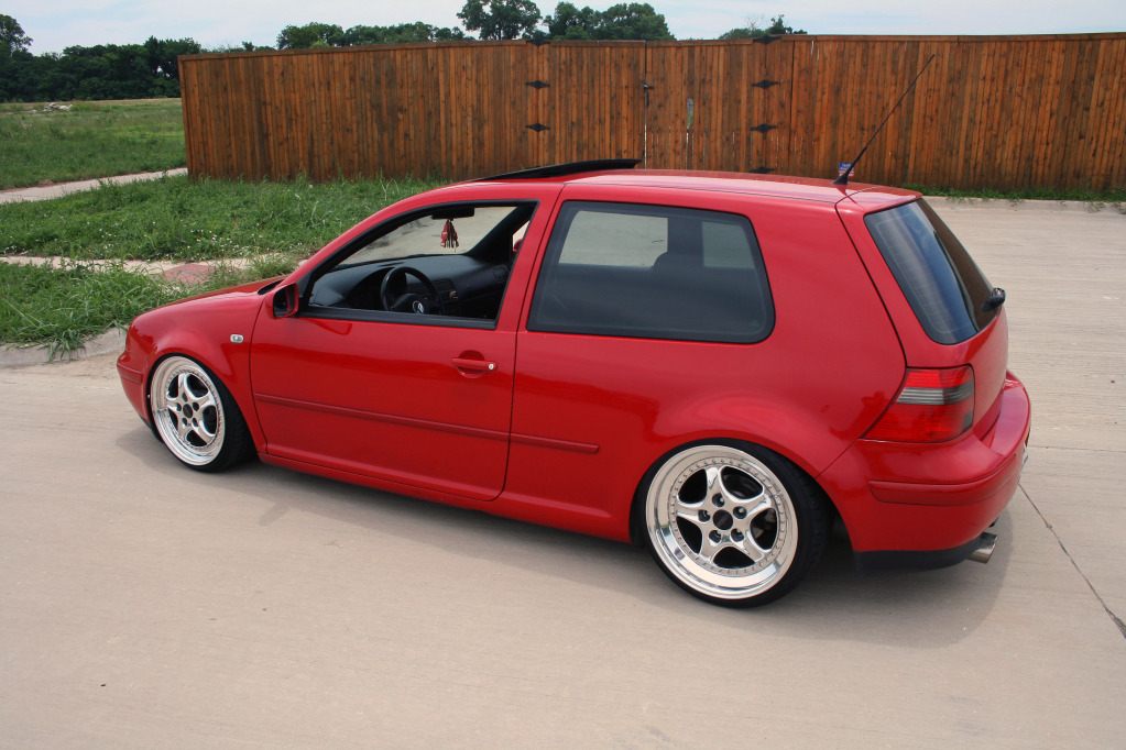2003 Volkswagen Golf photo