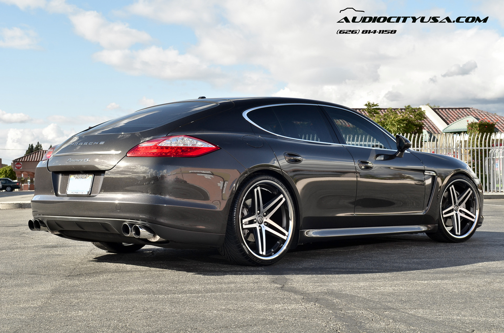 2010 Porsche Panamera photo