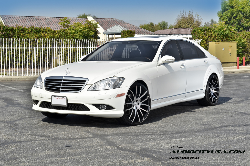 2009 Mercedes-Benz S-Class photo