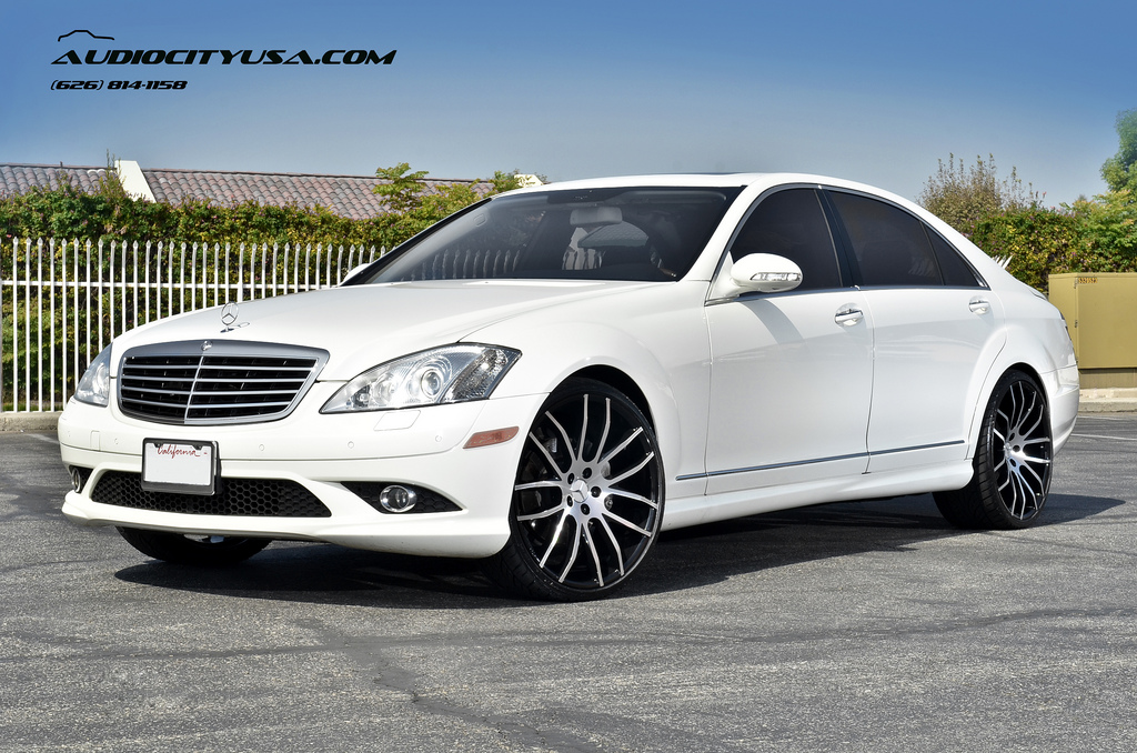 2009 Mercedes-Benz S-Class photo