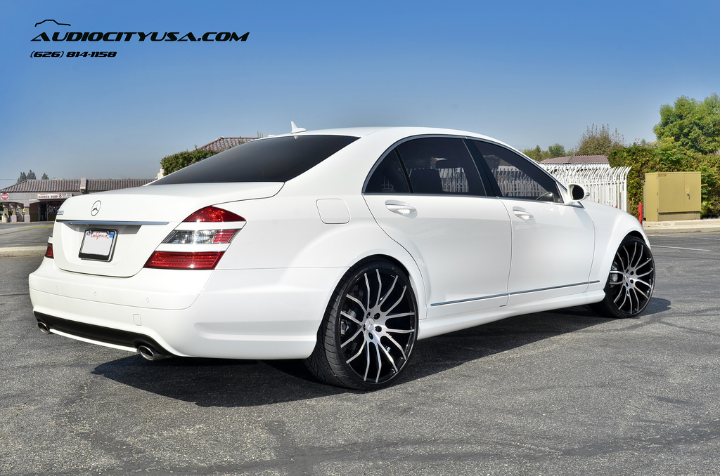 2009 Mercedes-Benz S-Class photo