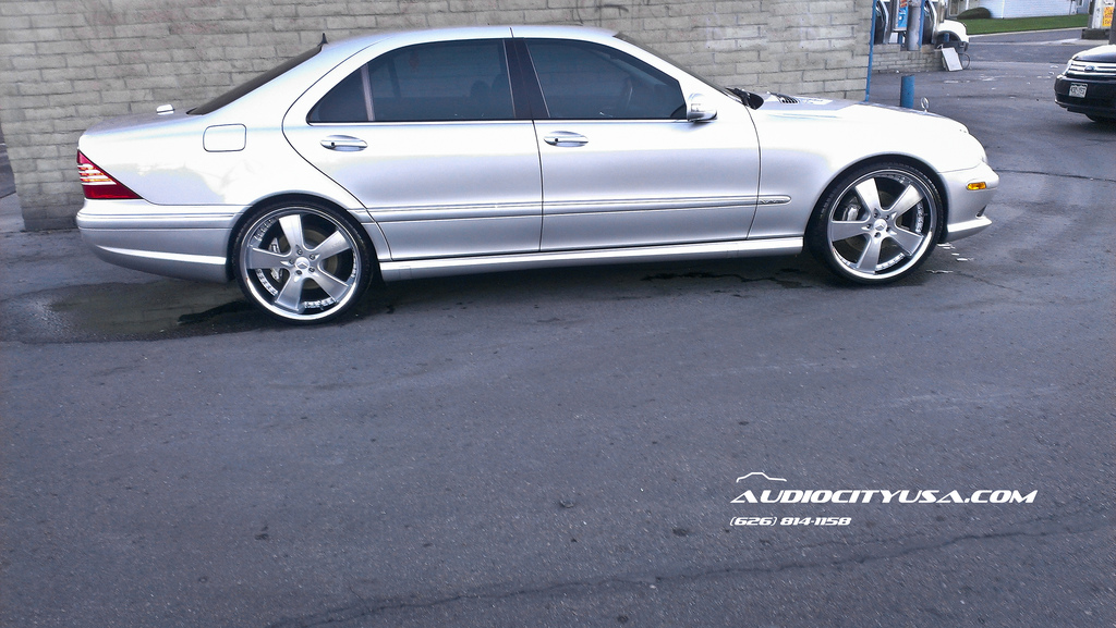 2005 Mercedes-Benz S-Class photo