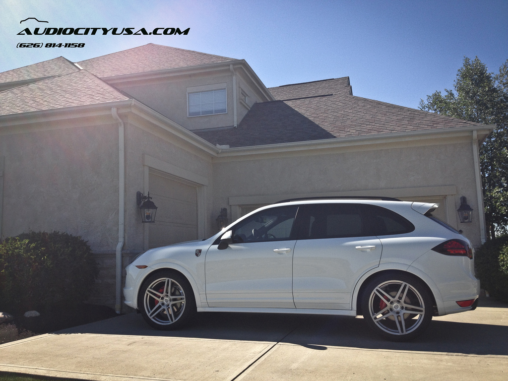 2013 Porsche Cayenne photo