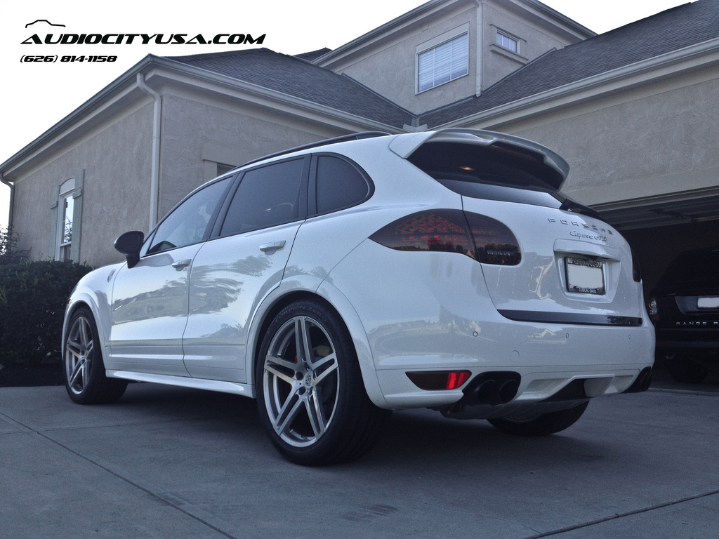 2013 Porsche Cayenne photo