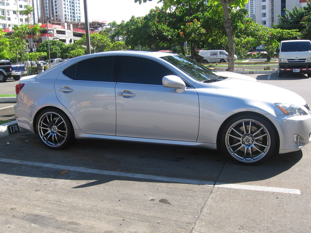 2006 Lexus IS 350 photo