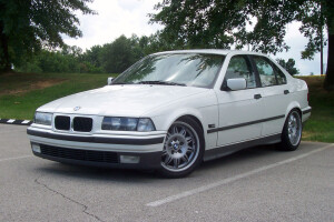 1995 BMW  323