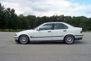 1995 BMW  323