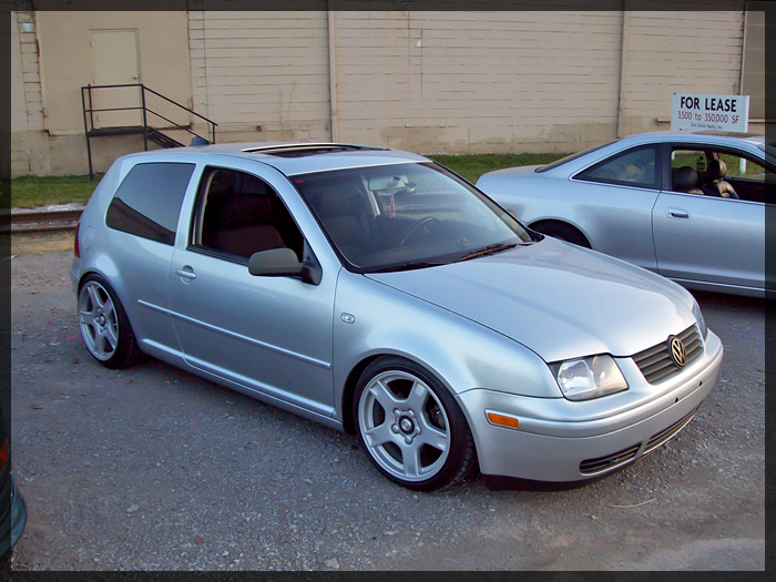 2003 Volkswagen Golf photo