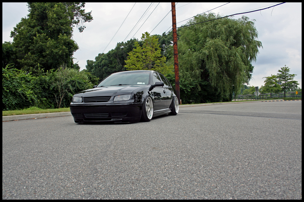 2003 Volkswagen Jetta photo
