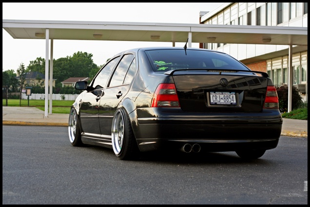2003 Volkswagen Jetta photo