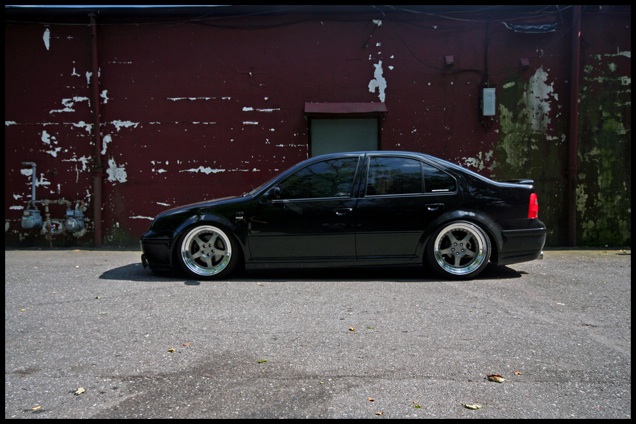 2003 Volkswagen Jetta photo