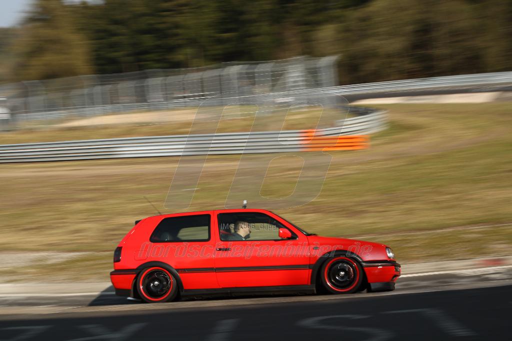 1999 Volkswagen Golf photo