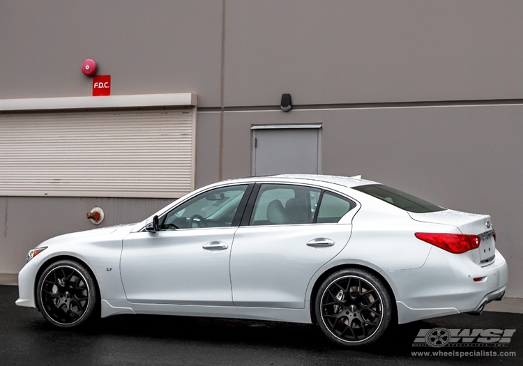 2014 Infiniti Q50 photo