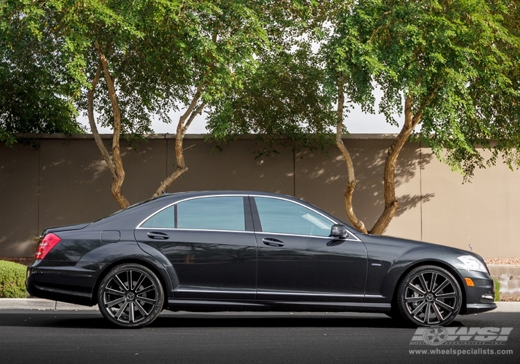 2011 Mercedes-Benz S-Class photo