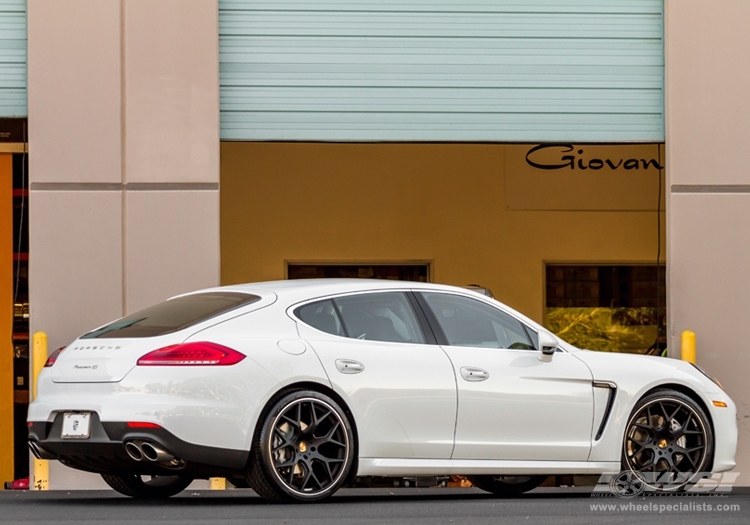2013 Porsche Panamera photo