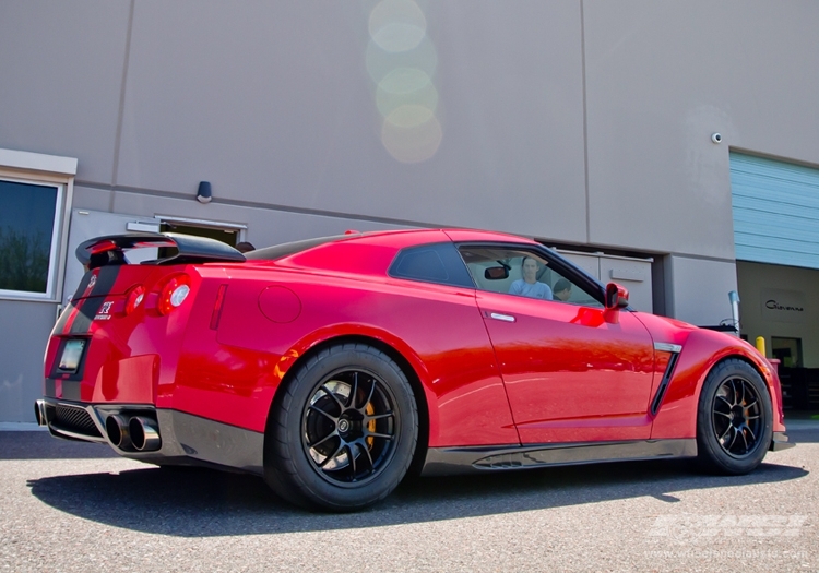 2012 Nissan GT-R photo