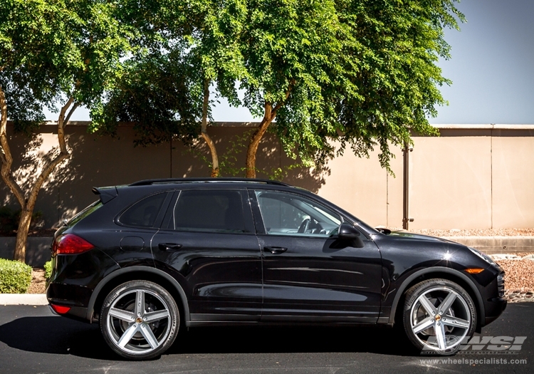 2013 Porsche Cayenne photo