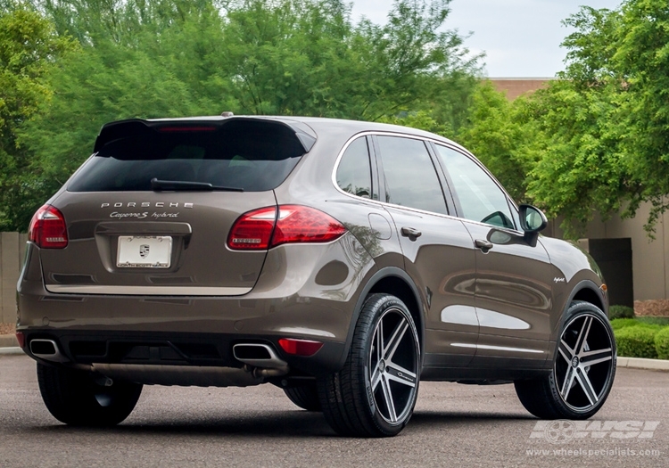 2013 Porsche Cayenne photo