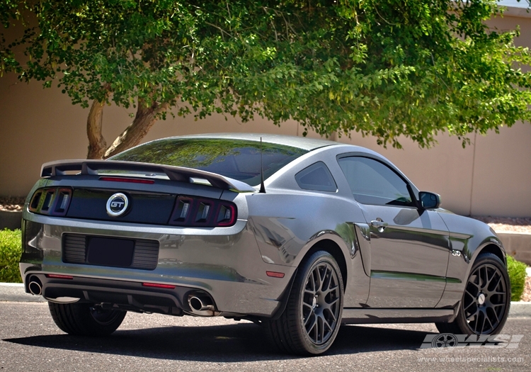 2012 Ford Mustang photo