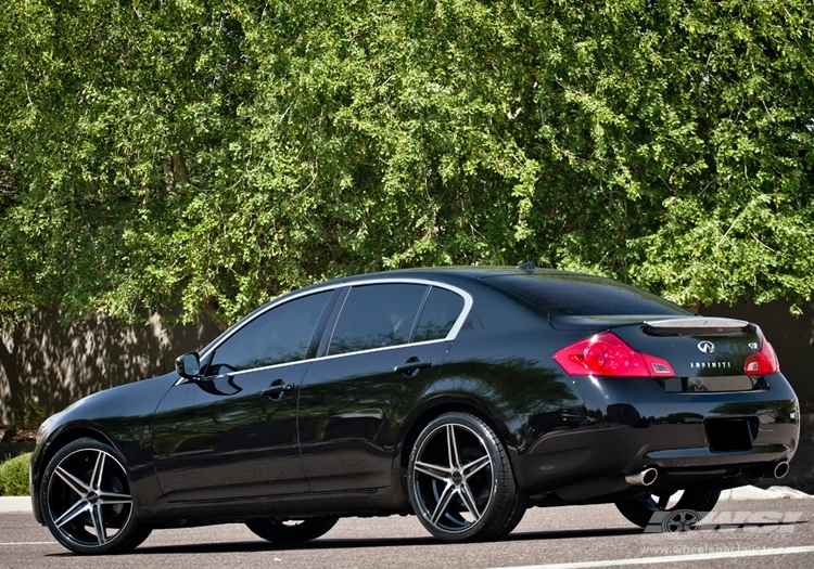 2011 Infiniti G37 photo