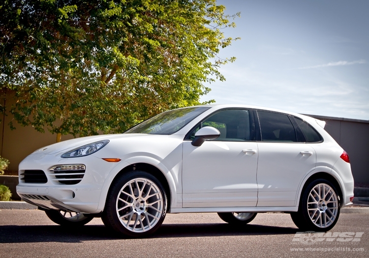 2012 Porsche Cayenne photo