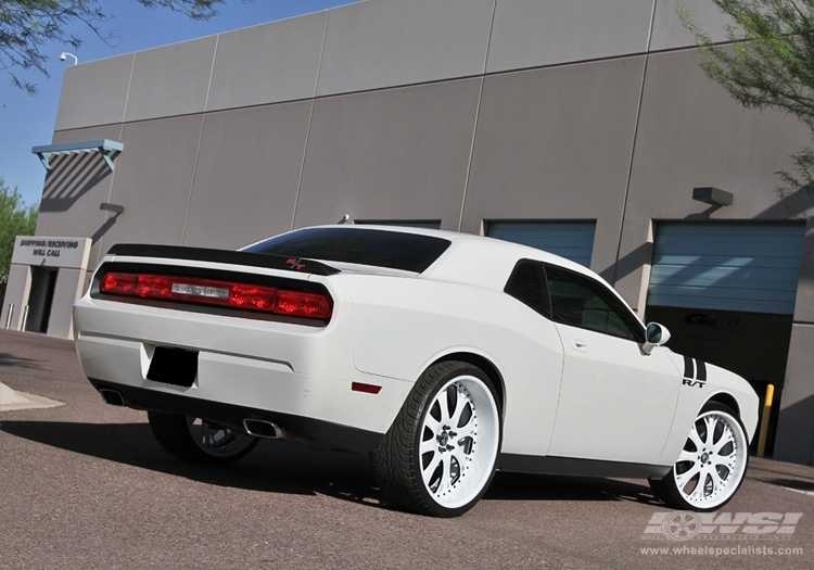 2011 Dodge Challenger photo
