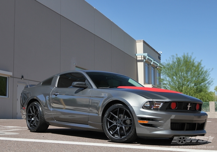 2012 Ford Mustang photo