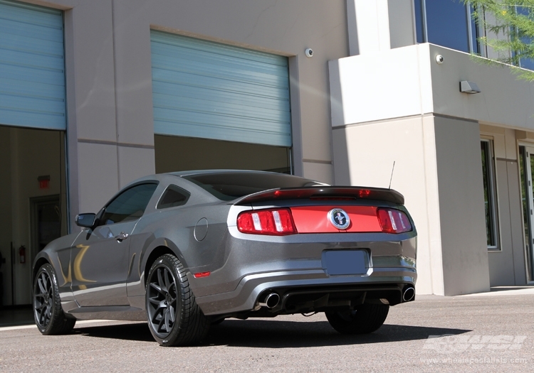 2012 Ford Mustang photo
