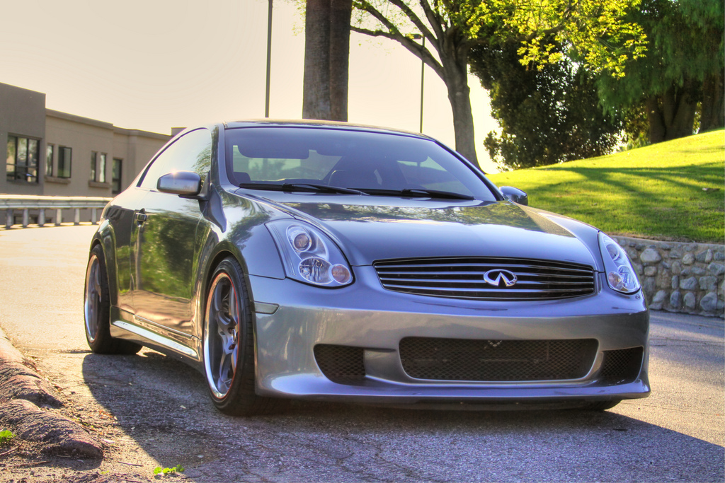 2004 Infiniti G35 photo