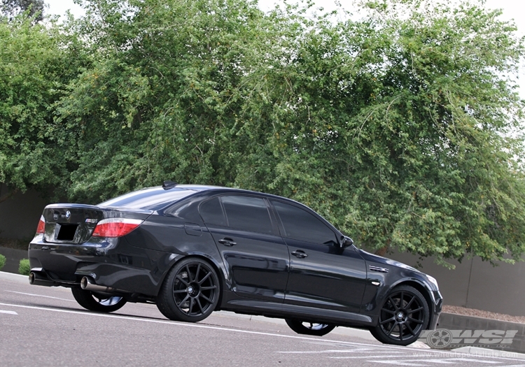 2010 BMW M5 photo