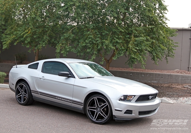 2010 Ford Mustang photo