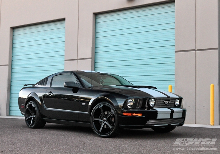 2011 Ford Mustang photo