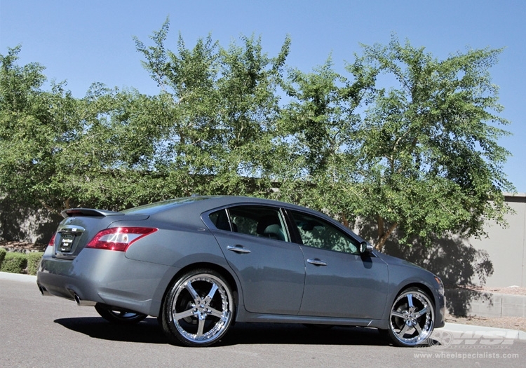 2010 Nissan Maxima photo