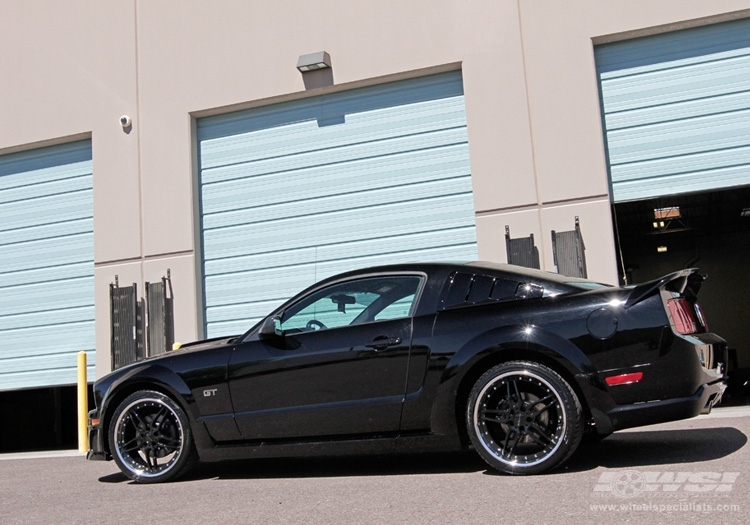 2010 Ford Mustang photo