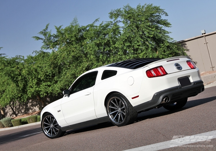 2011 Ford Mustang photo