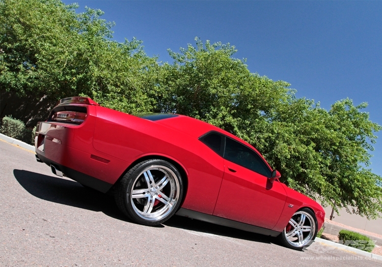 2010 Dodge Challenger photo