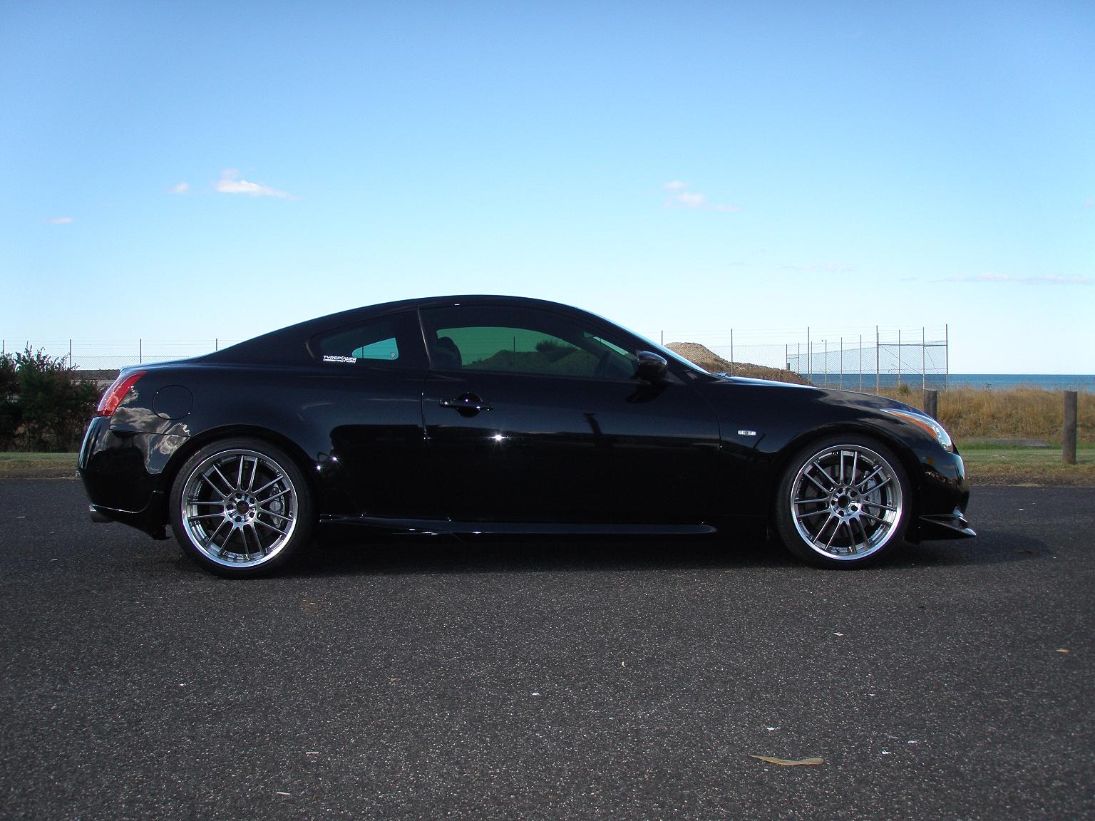 2010 Infiniti G37 photo